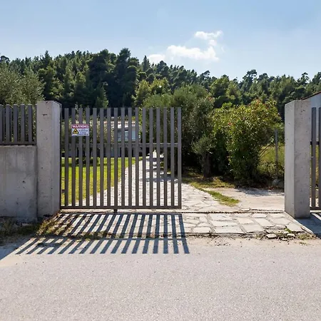 Villa Sonora - Beachfront, Amazing Garden, Panoramic Sea View Políhrono