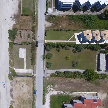 Villa Sonora - Beachfront, Amazing Garden, Panoramic Sea View Políhrono