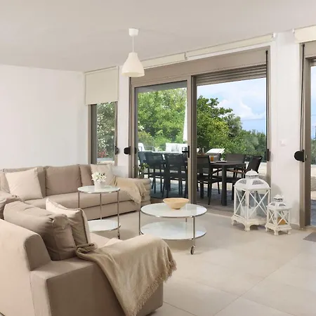 Sonora - Beachfront, Amazing Garden, Panoramic Sea View