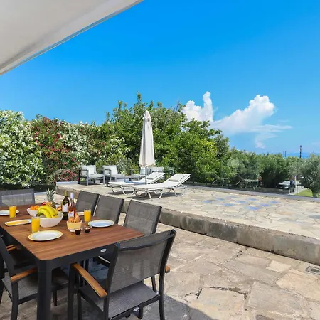 וילה Sonora - Beachfront, Amazing Garden, Panoramic Sea View *