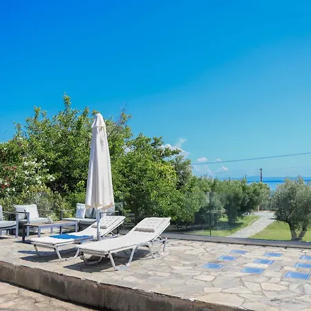 וילה Sonora - Beachfront, Amazing Garden, Panoramic Sea View
