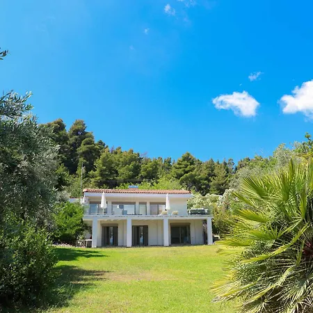 וילה Sonora - Beachfront, Amazing Garden, Panoramic Sea View