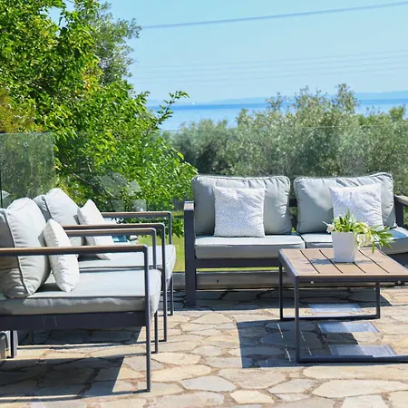 וילה Sonora - Beachfront, Amazing Garden, Panoramic Sea View