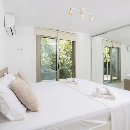 Sonora - Beachfront, Amazing Garden, Panoramic Sea View וילה