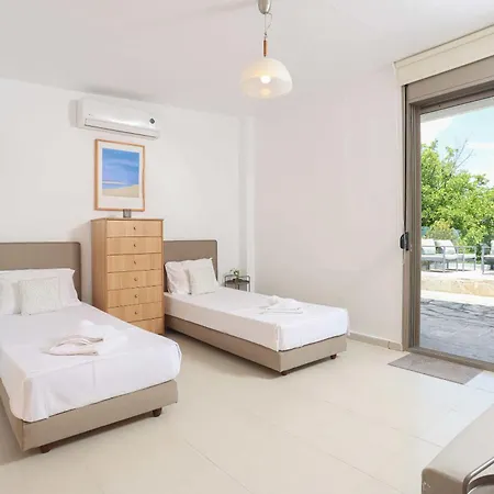 וילה Sonora - Beachfront, Amazing Garden, Panoramic Sea View