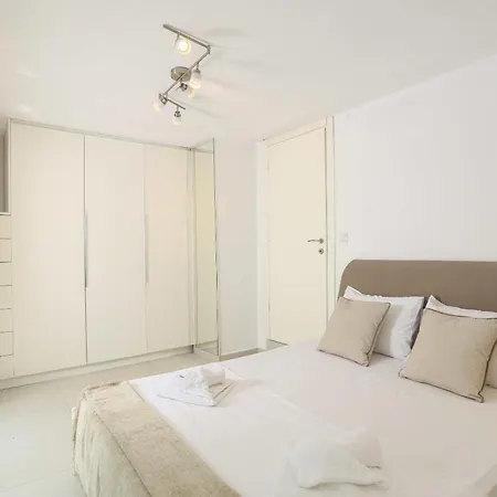 וילה Sonora - Beachfront, Amazing Garden, Panoramic Sea View *