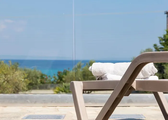 Villa Sonora - Beachfront, Amazing Garden, Panoramic Sea View *