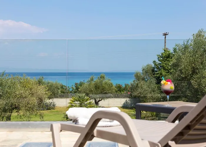 Villa Sonora - Beachfront, Amazing Garden, Panoramic Sea View