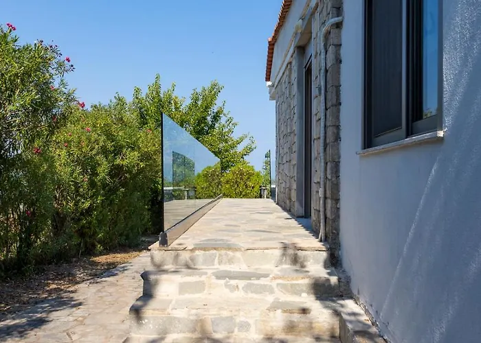 Sonora - Beachfront, Amazing Garden, Panoramic Sea View 빌라 폴리크로노